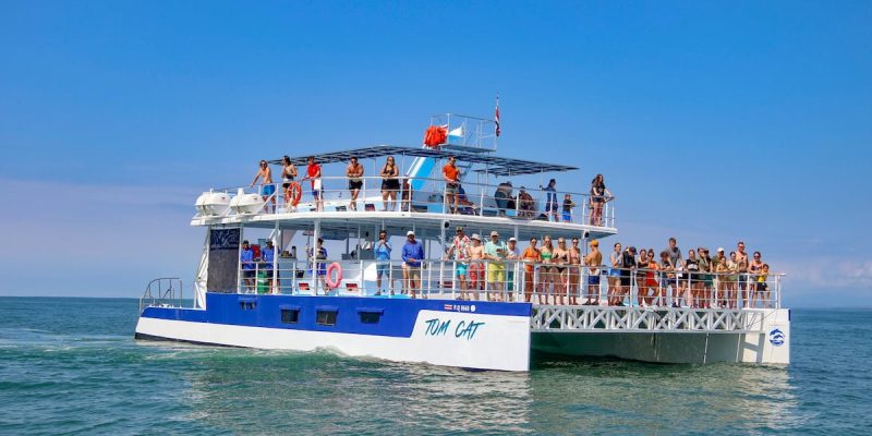 Catamaran tour Manuel Antonio
